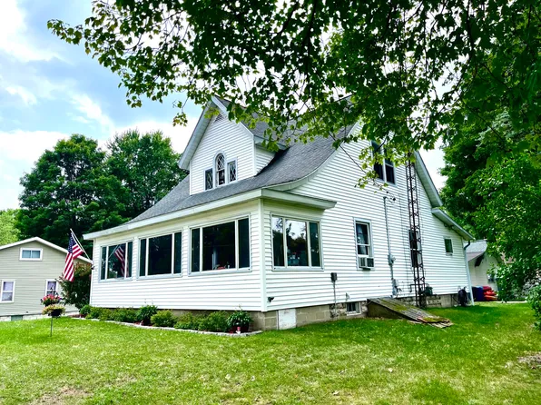 206 Crowley St, Scottville, MI 49454