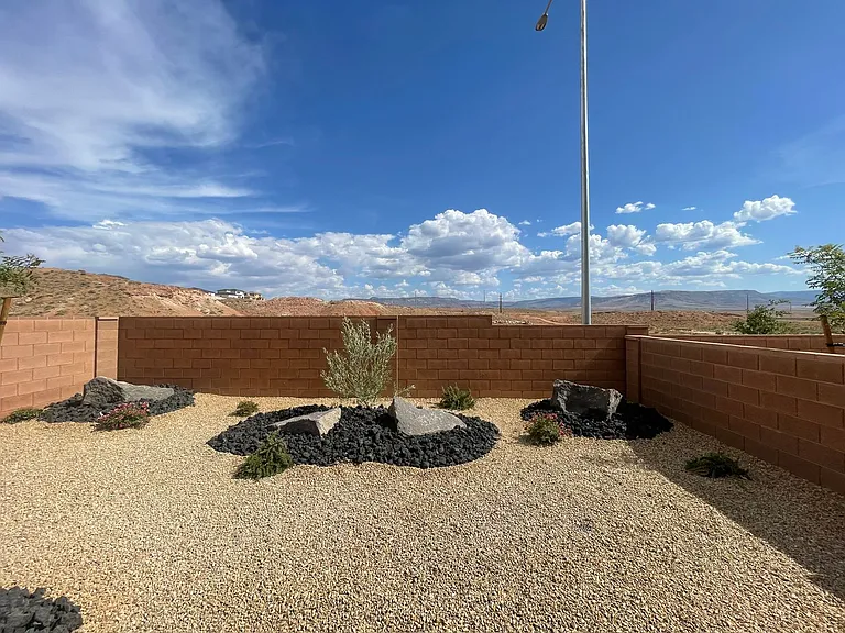 1396 E White Hollow Ln — Photo 17