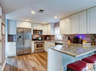 7 Doe Dr, Manalapan, NJ 07726