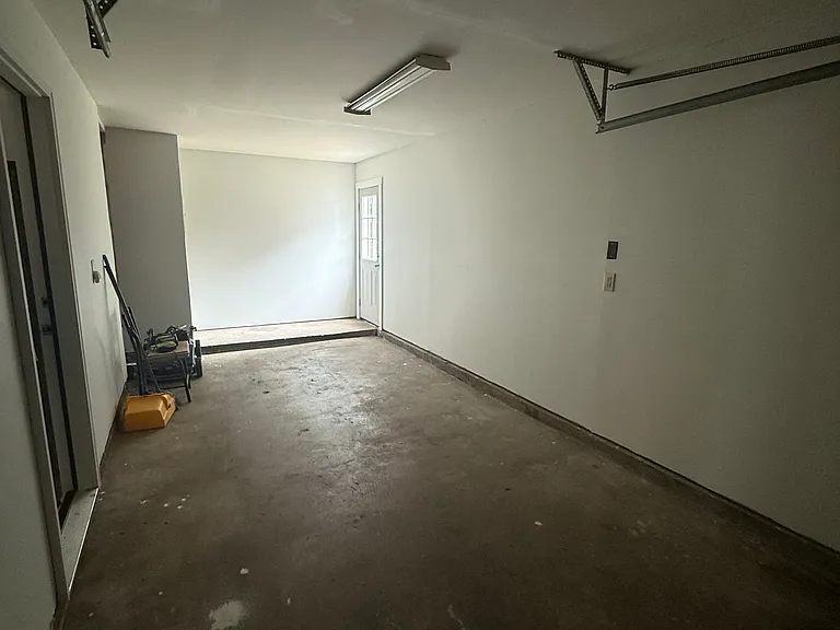 300 Macgregor Dr — Photo 14