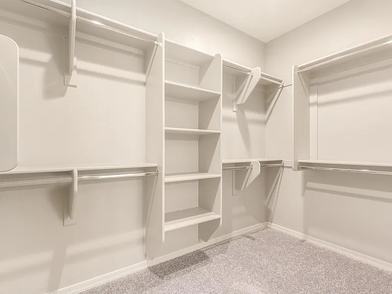 2570 S Quaintance St — Photo 29