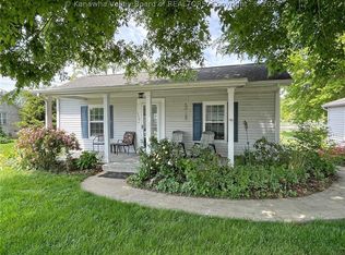 112 2nd St, Winfield, WV 25213