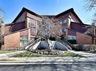 706 Waukegan Rd #C203, Glenview, IL 60025