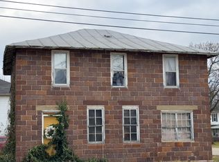 317 S Main St, Reading, MI 49274