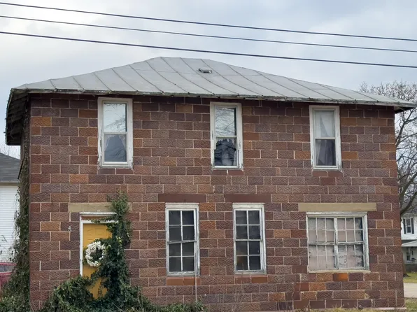 317 S Main St, Reading, MI 49274