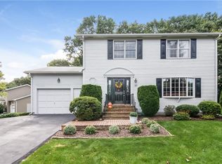 10 Cobblestone Ter, Cranston, RI 02921