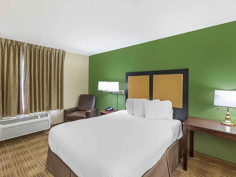 Studio Suite - 1 Queen Bed
