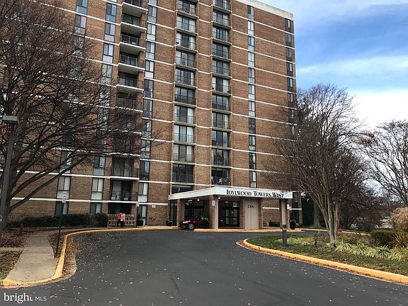 2nd image of 2300 Pimmit Dr APT 906