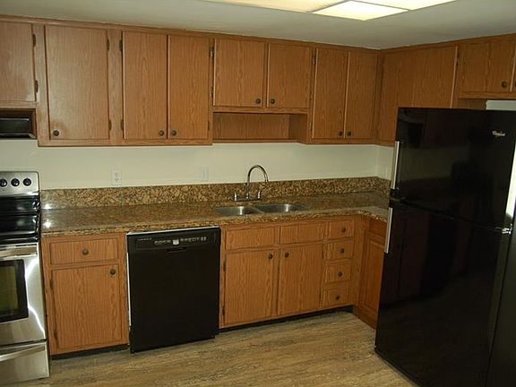 4th image of 185 Lago Vista Blvd