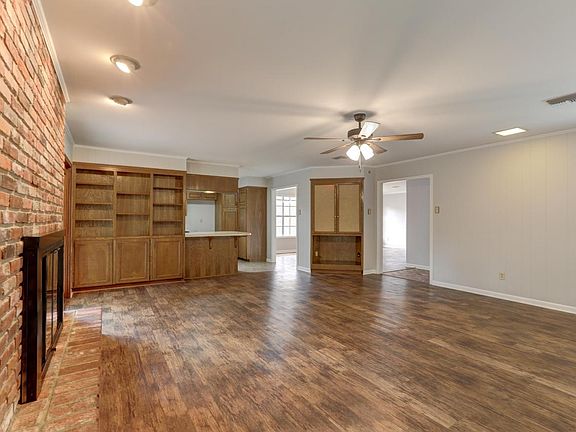 5th image of 307 Oak Glen Dr