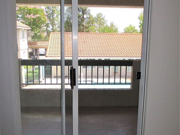 4th image of 10858 Aderman Ave