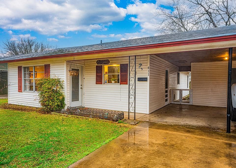1st image of 411 Lake Dr