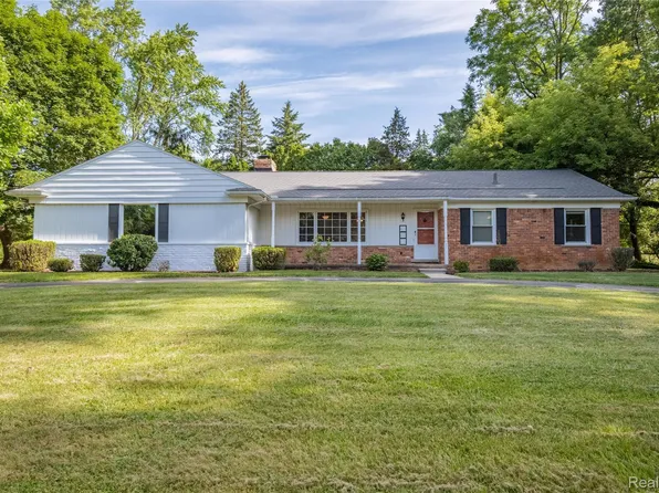 31894 Merton Dr, Farmington Hills, MI 48334