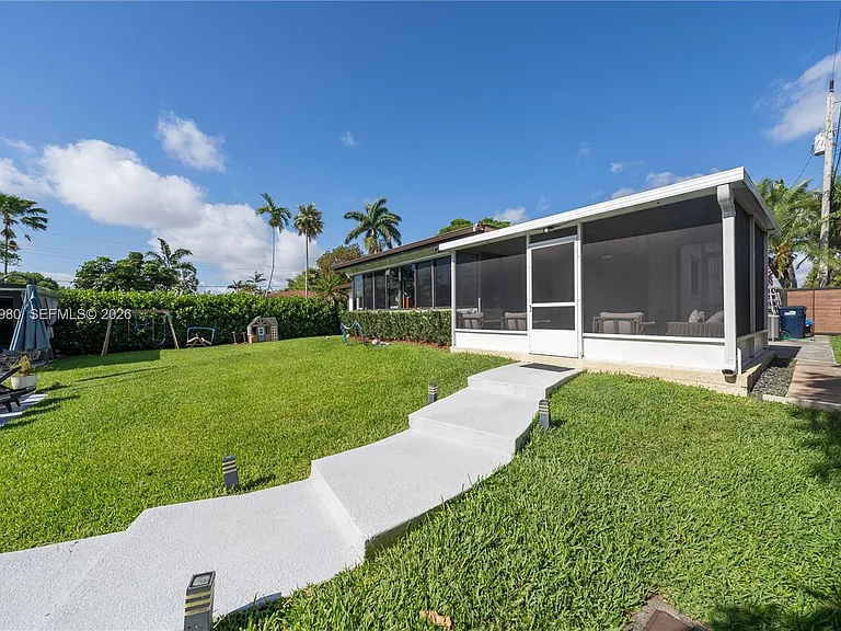 17901 SW 92nd Ct — Photo 44