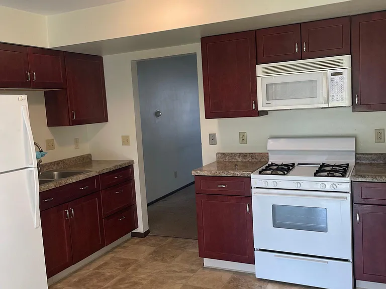 210 Logan St #2 — Photo 7