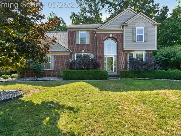 6350 Knob Hill Ct, Grand Blanc, MI 48439
