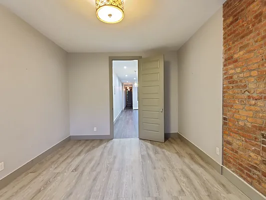 Rented by Signature Property Realty | media 10