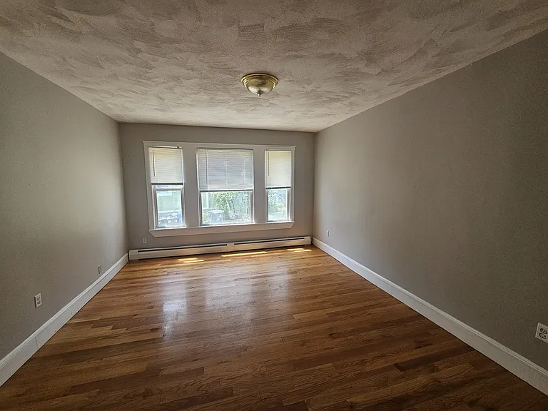 35 Bradshaw St #2 — Photo 6