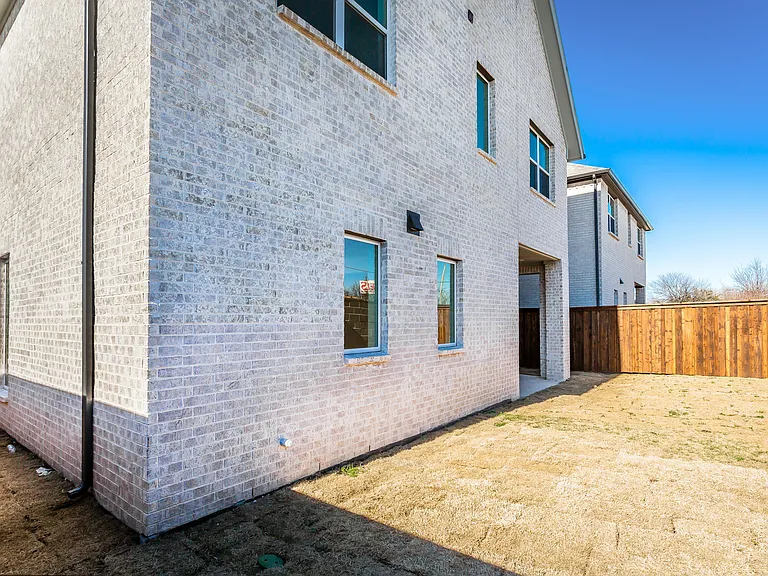917 Protea St — Photo 53