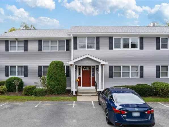 447 Stafford Rd APT E4, Tiverton, RI 02878