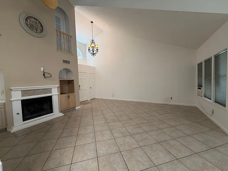 2911 Country Club Dr — Photo 10