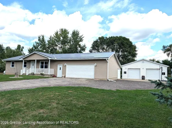 9601 Woodlawn Ct, Perrinton, MI 48871