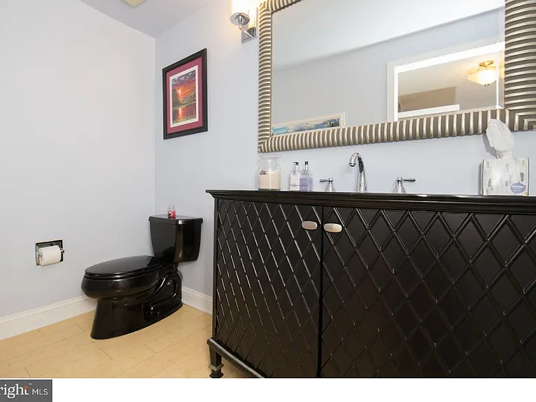 2301 Cherry St #3C — Photo 10