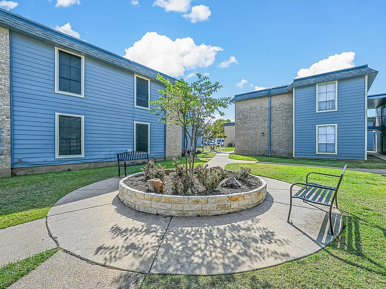 Beautiful walkable courtyard