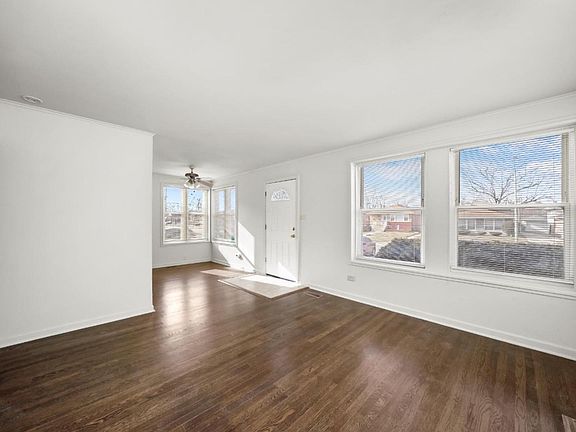 3rd image of 14321 Woodlawn Ave
