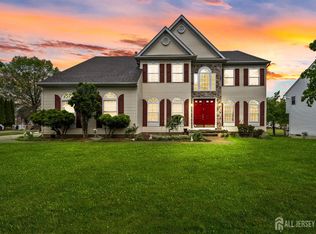 10 Julie Ct, Somerset, NJ 08873