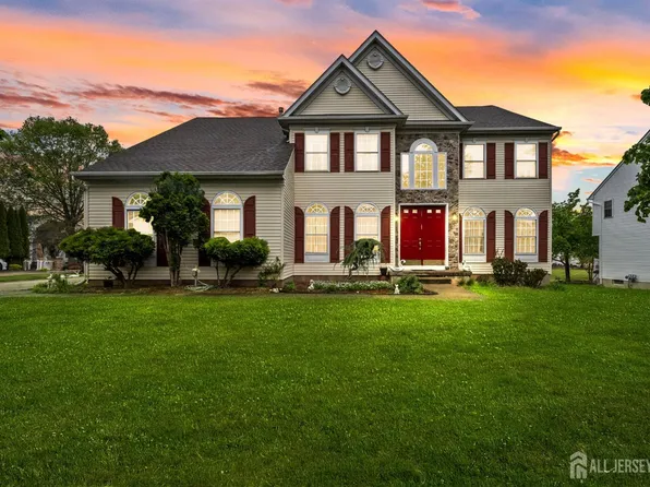 10 Julie Ct, Somerset, NJ 08873
