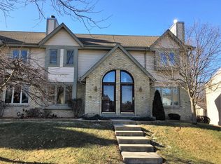 2009 Woodburn Rd, Waukesha, WI 53188