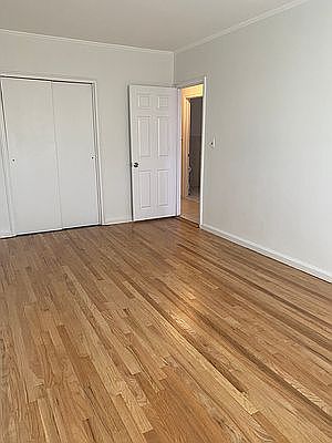 2nd image of 1144 E 52nd St #Top