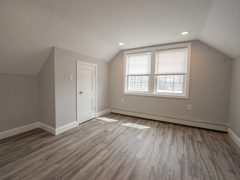 12 Union Ave — Photo 6