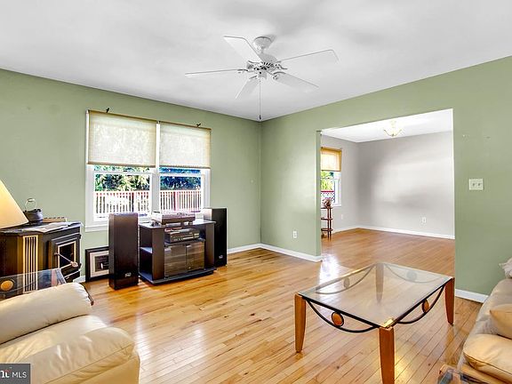 3rd image of 14 N Shaffer Dr
