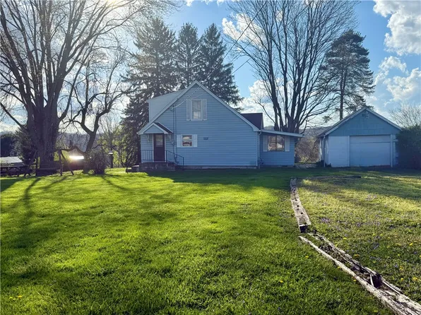 115 Carrousel St, Ford City, PA 16226