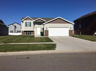 1224 31st Ave W, West Fargo, ND 58078