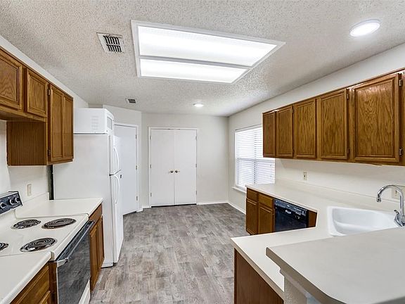 5th image of 610 Nightshade Dr