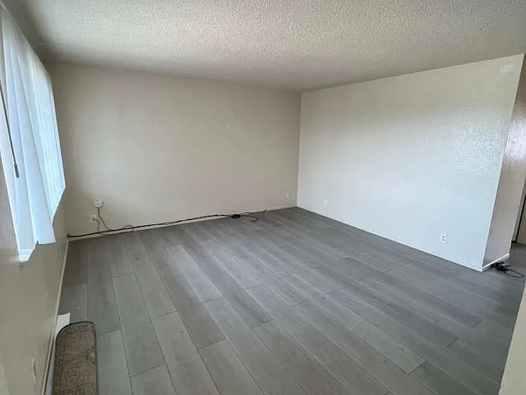 5269 Riverside Ave — Photo 3