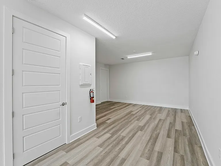 334 Center Lake Ln #334 — Photo 8