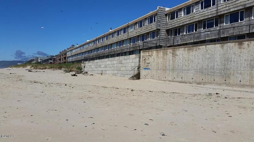 1st image of 145 NW Inlet Ave #303