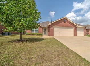 1703 Santa Fe Trl, Krum, TX 76249