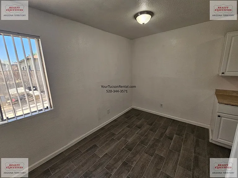 916 S 4th Avenue - Casitas Del Oeste — Photo 23