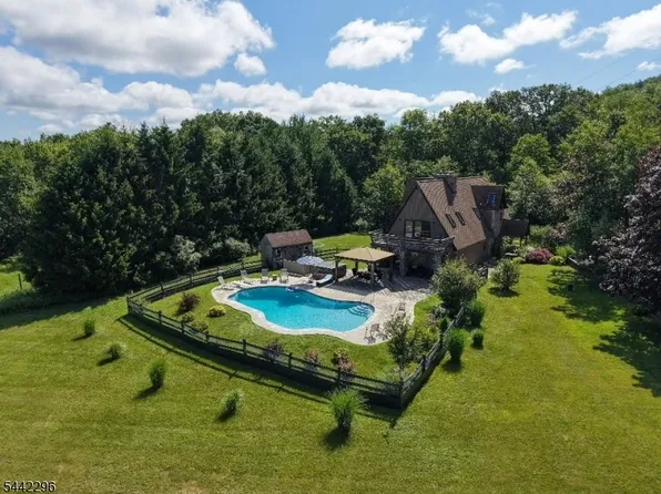 339 Hackett Rd, Bethlehem Twp., NJ 08827