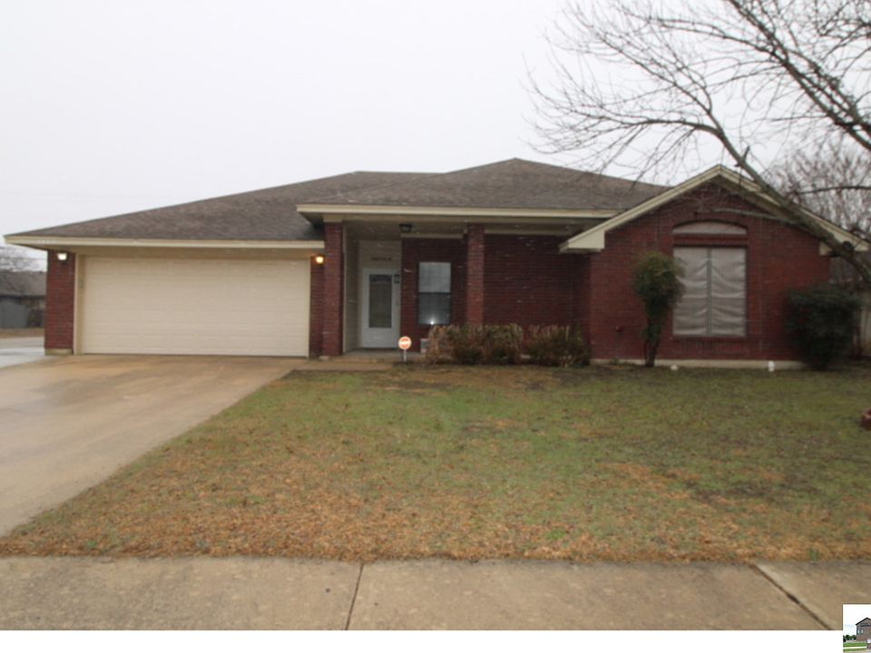 1st image of 3923 Oak Valley Dr