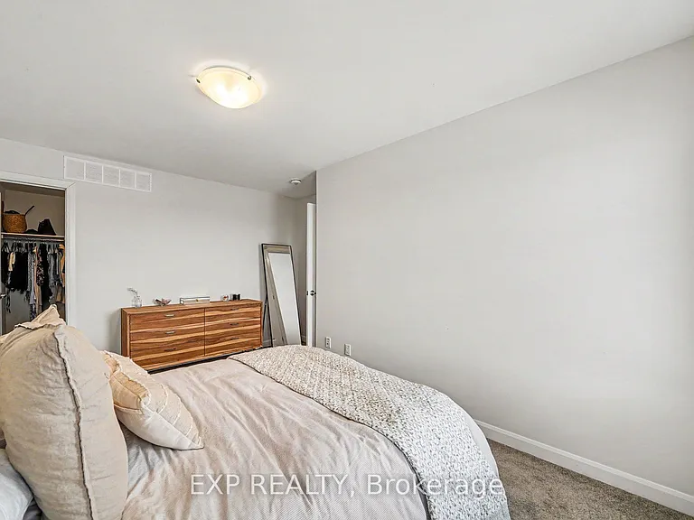 108 Teelin Cir — Photo 21
