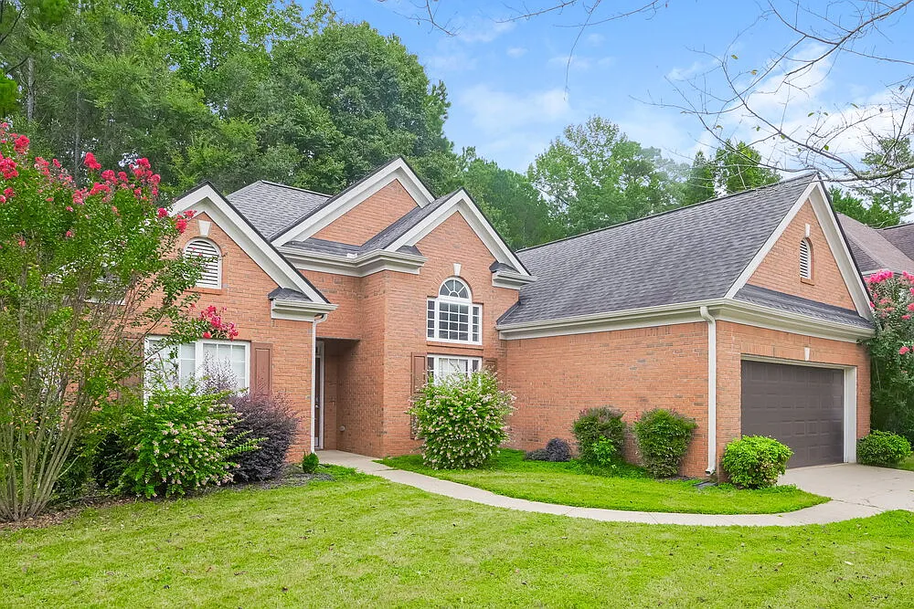 3 bed, 2.0 bath, 1711 sqft, $2,295 — Photo 3