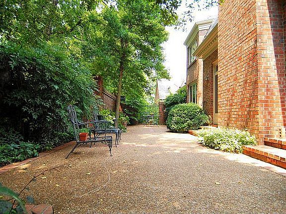 Large & Private Walled Terrace