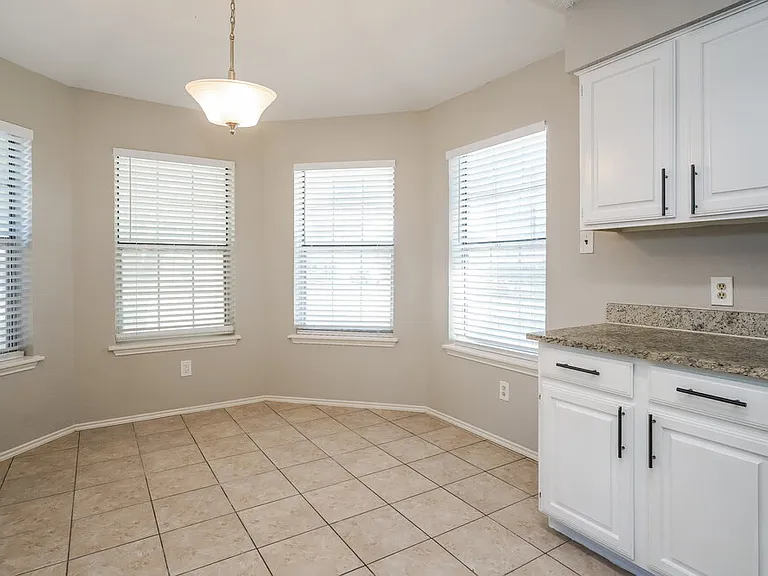 5016 Santa Fe Ct — Photo 7