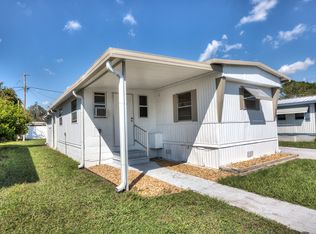 925 Village Dr, Wildwood, FL 34785